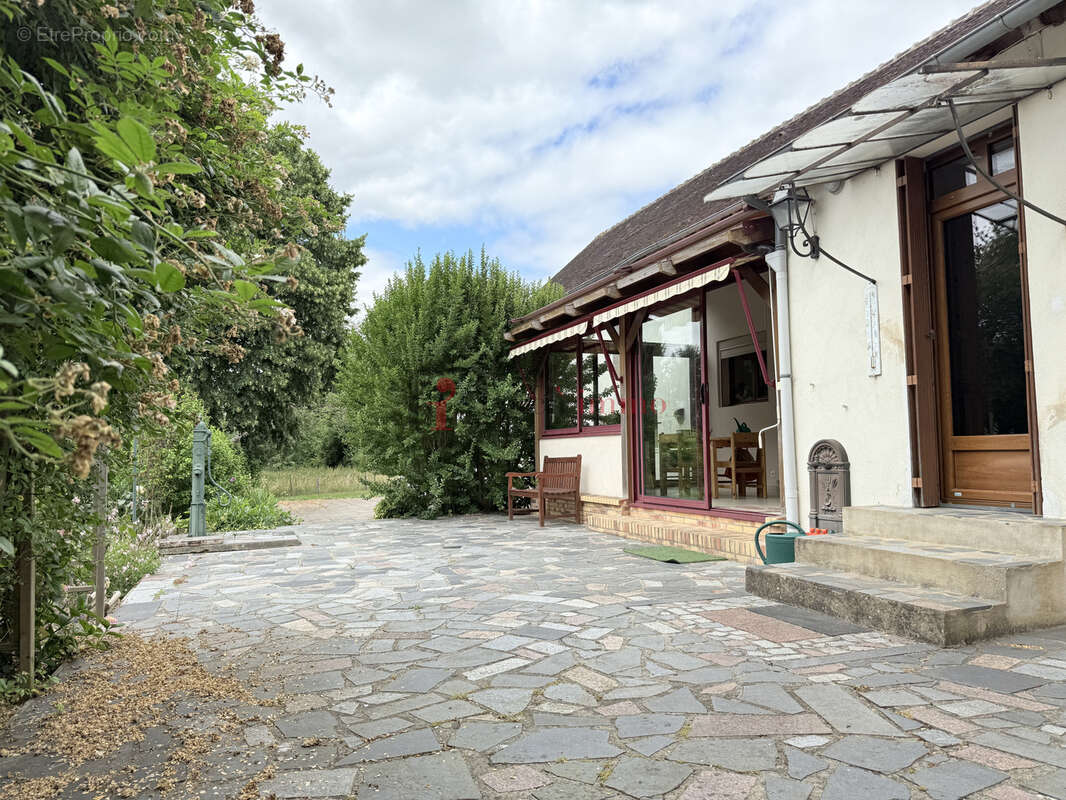 Maison à CONDE-SUR-HUISNE