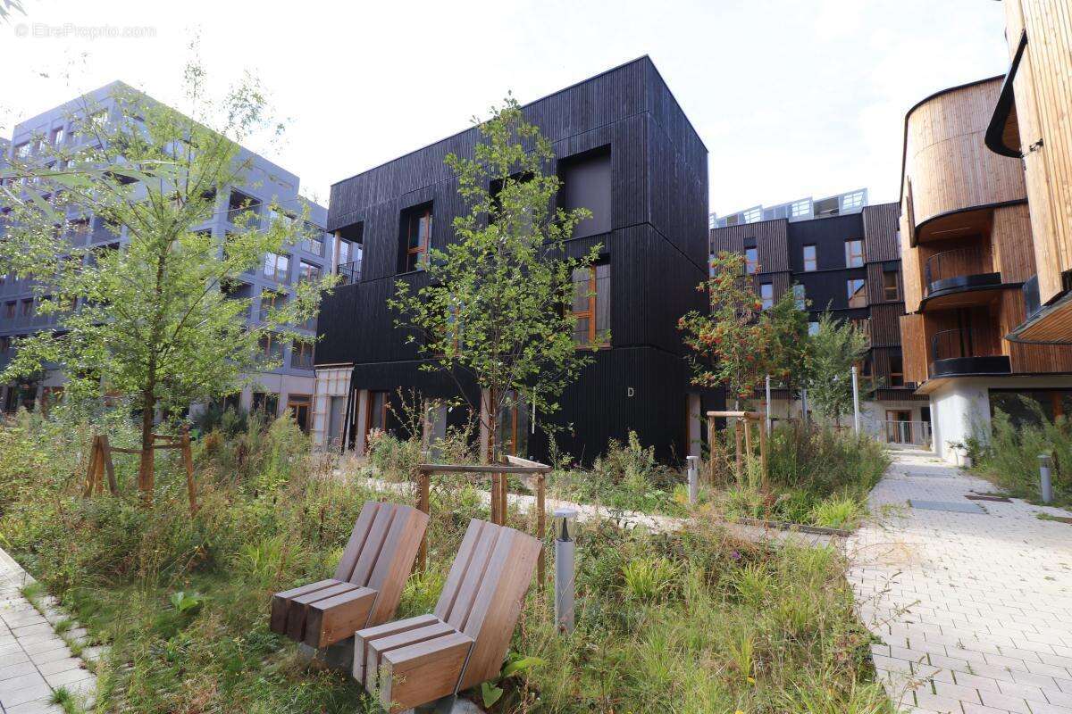 Appartement à L'ILE-SAINT-DENIS