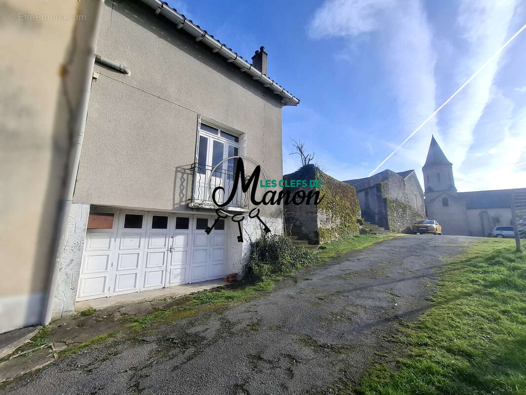 Maison à CHATEAUPONSAC