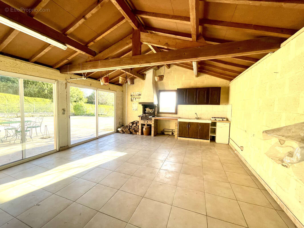 Pavillon de plain pied avec vue degagee// superbe terrain arboré // piscine - photo 18