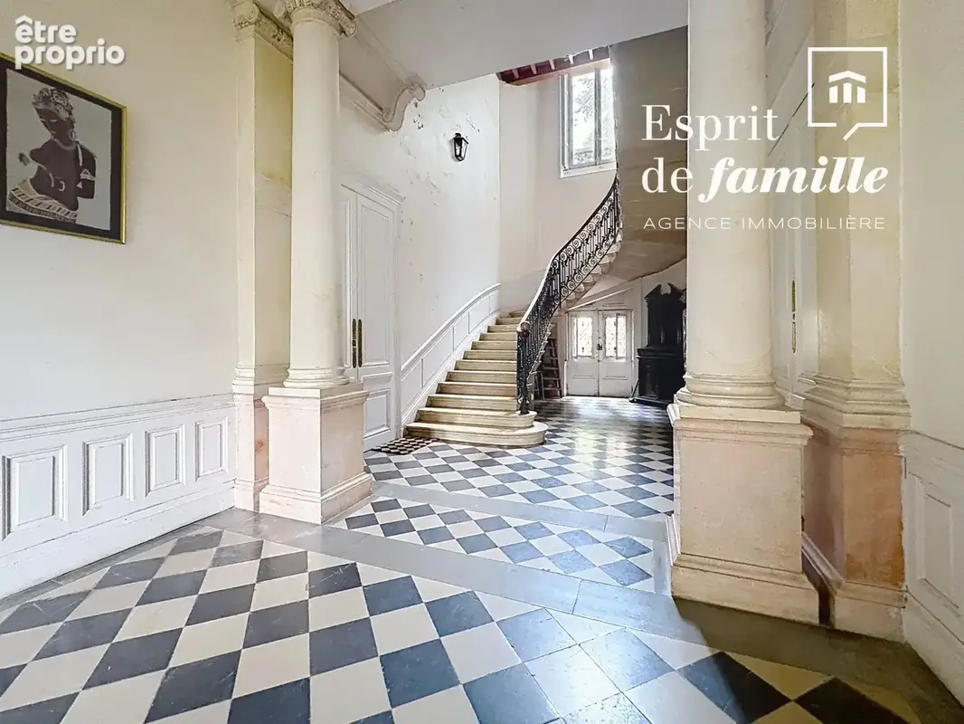 QUAI JEAN-JACQUES ROUSSEAU – Appartement de réception de 122 m² dans une maison bourgeoise - photo 17
