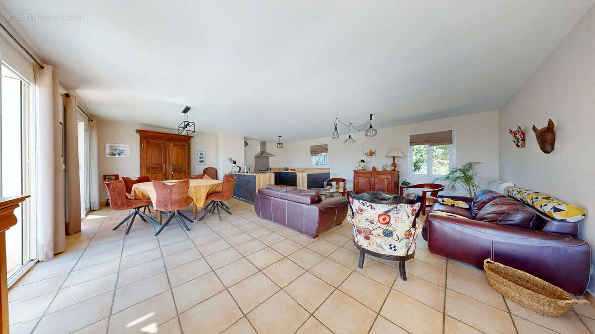 Maison à BAGNOLS-SUR-CEZE