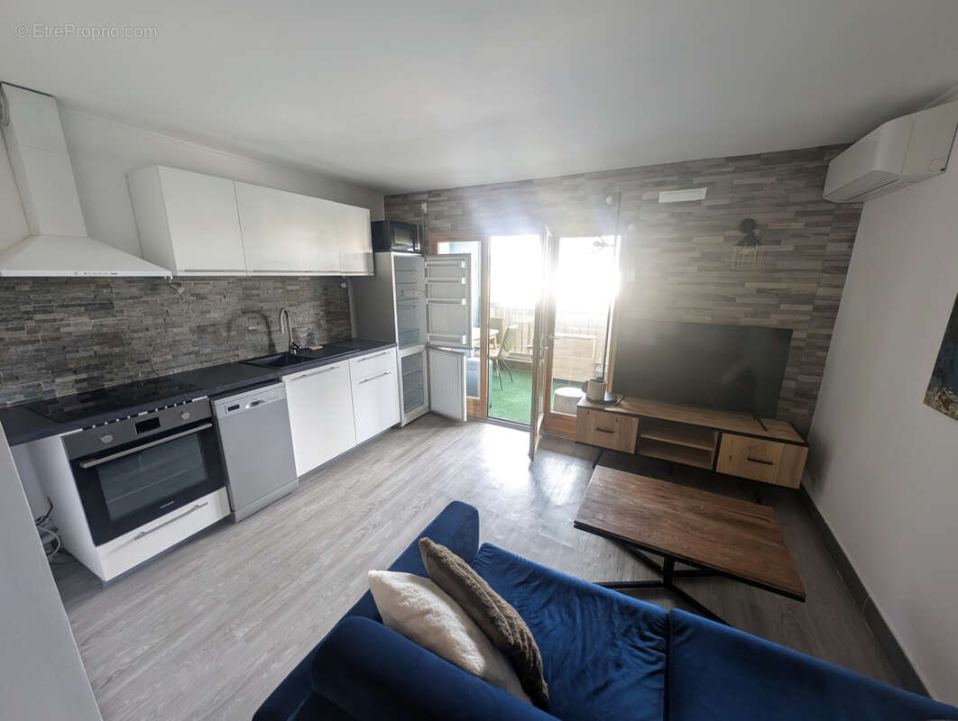 Appartement à SIX-FOURS-LES-PLAGES