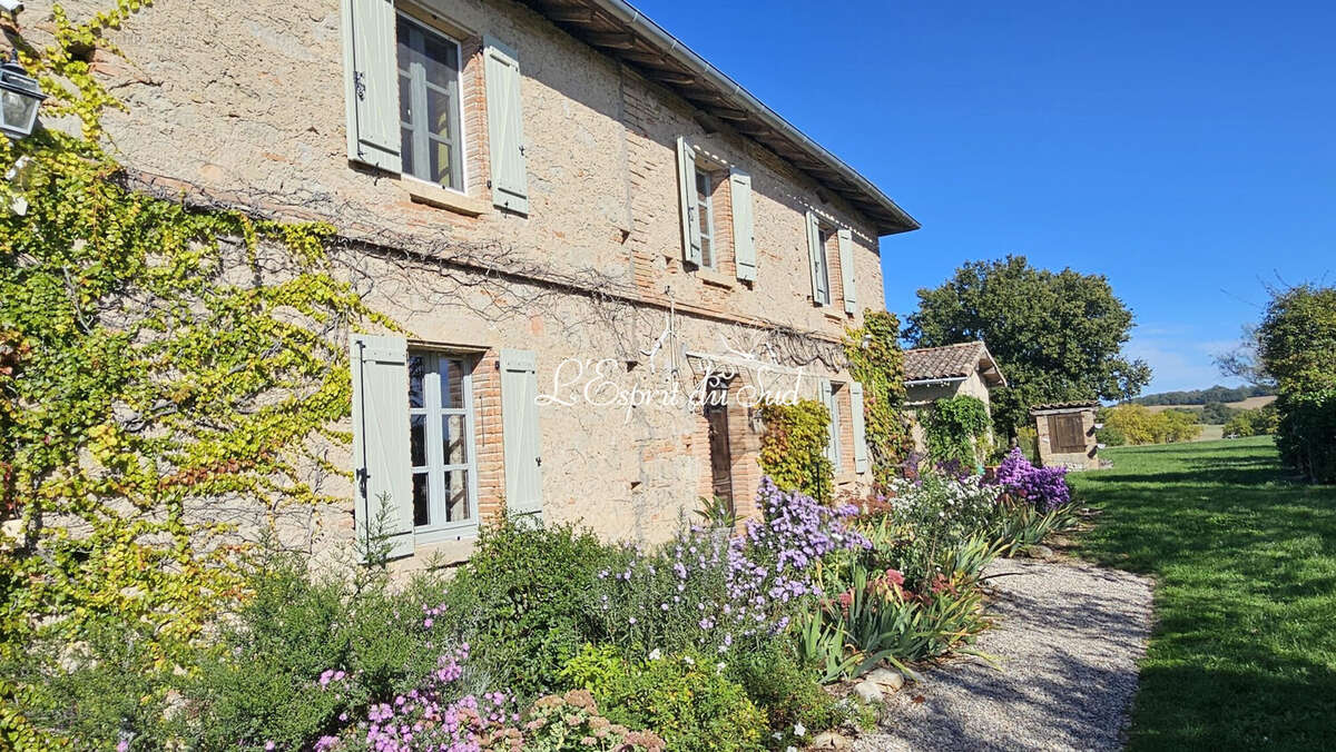 Maison 298 m² à Lisle-Sur-Tarn  - photo 2