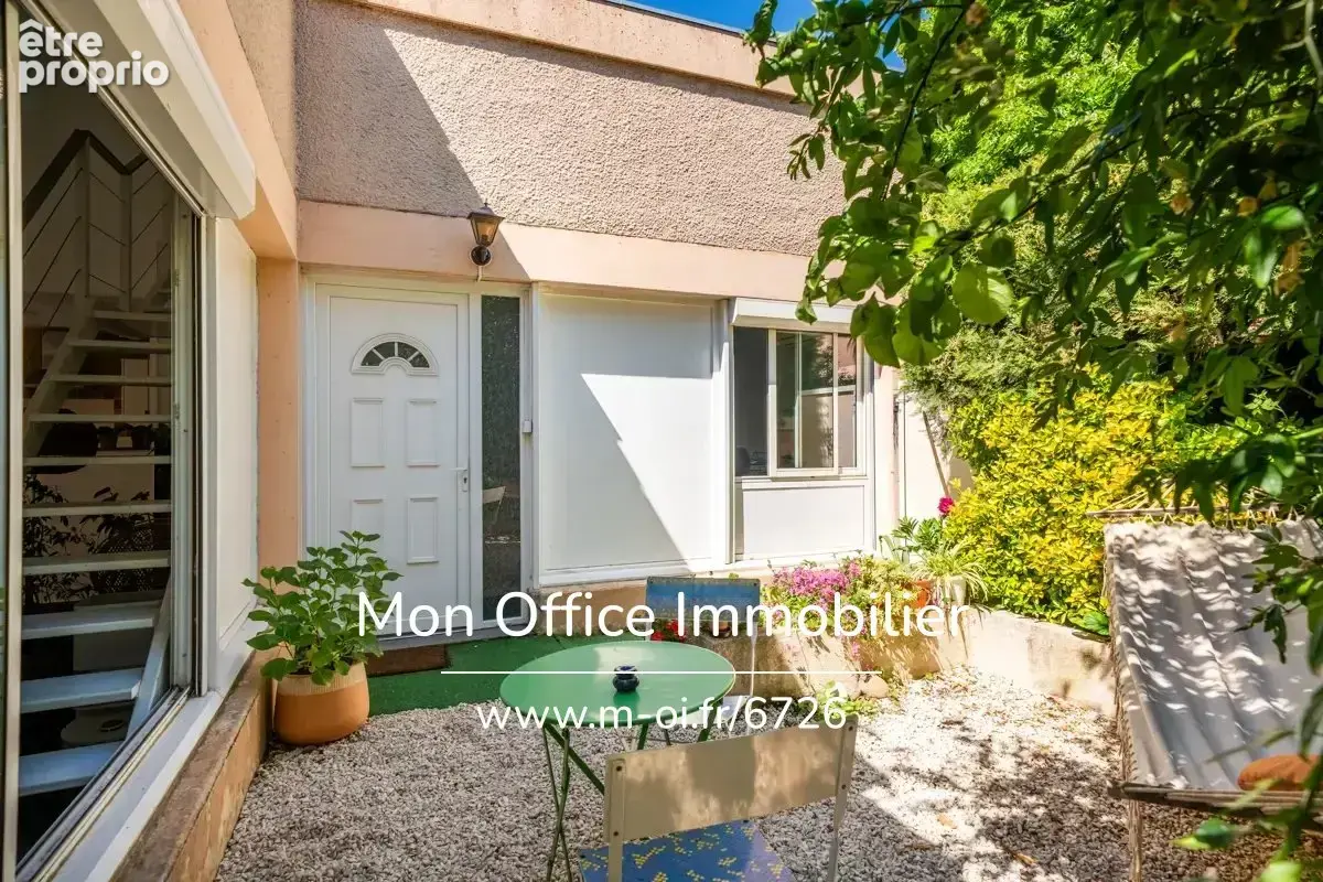 Référence : 6726-GBE - Maison 5 pièces avec jardinet, terrasse et stationnement - photo 4