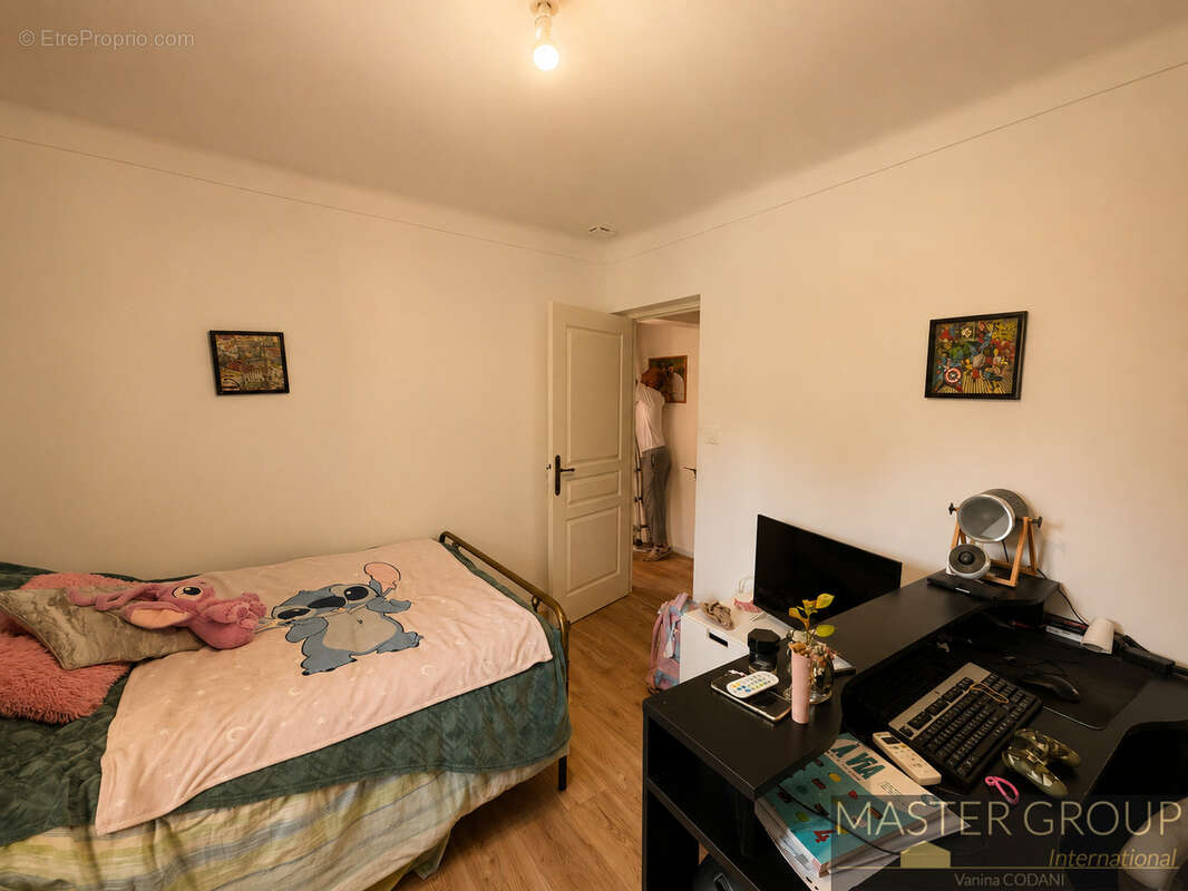 AJACCIO   Superbe villa de près de 200 m2 avec piscine, 6 chambres, deux appartements indépendants, garage et - photo 17