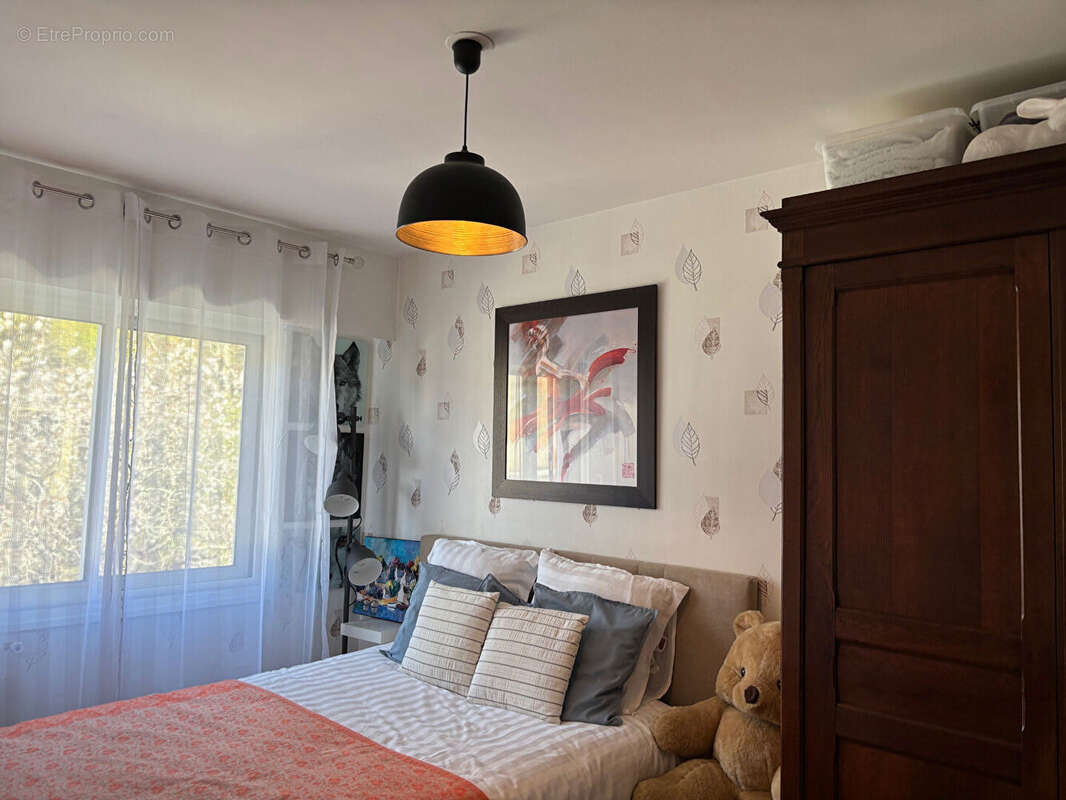 T.3 AURAY Vue sur SAINT GOUSTAN - 67 m² avec garage et cave - photo 5