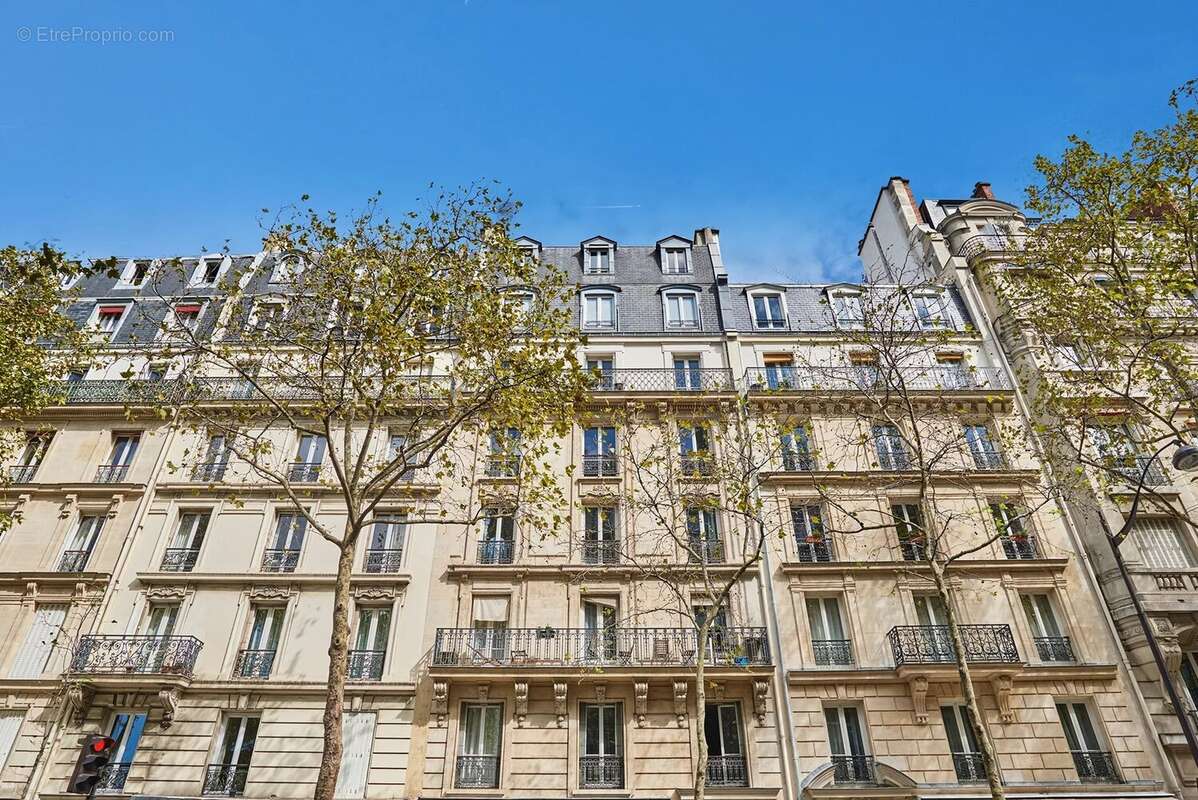 Appartement à PARIS-7E