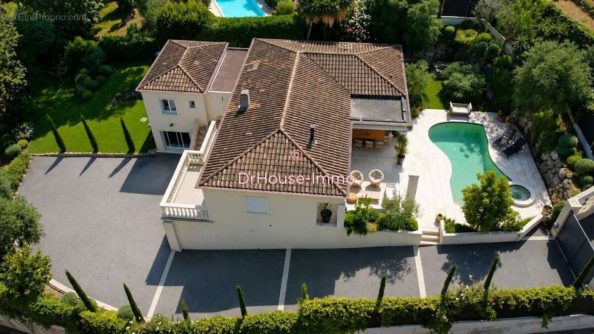 Maison 205 m² à Mouans-Sartoux  - photo 22