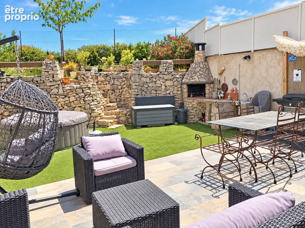 Maison type 4 mitoyenne avec jardin ,garage et 1 place de parking privative - photo 2
