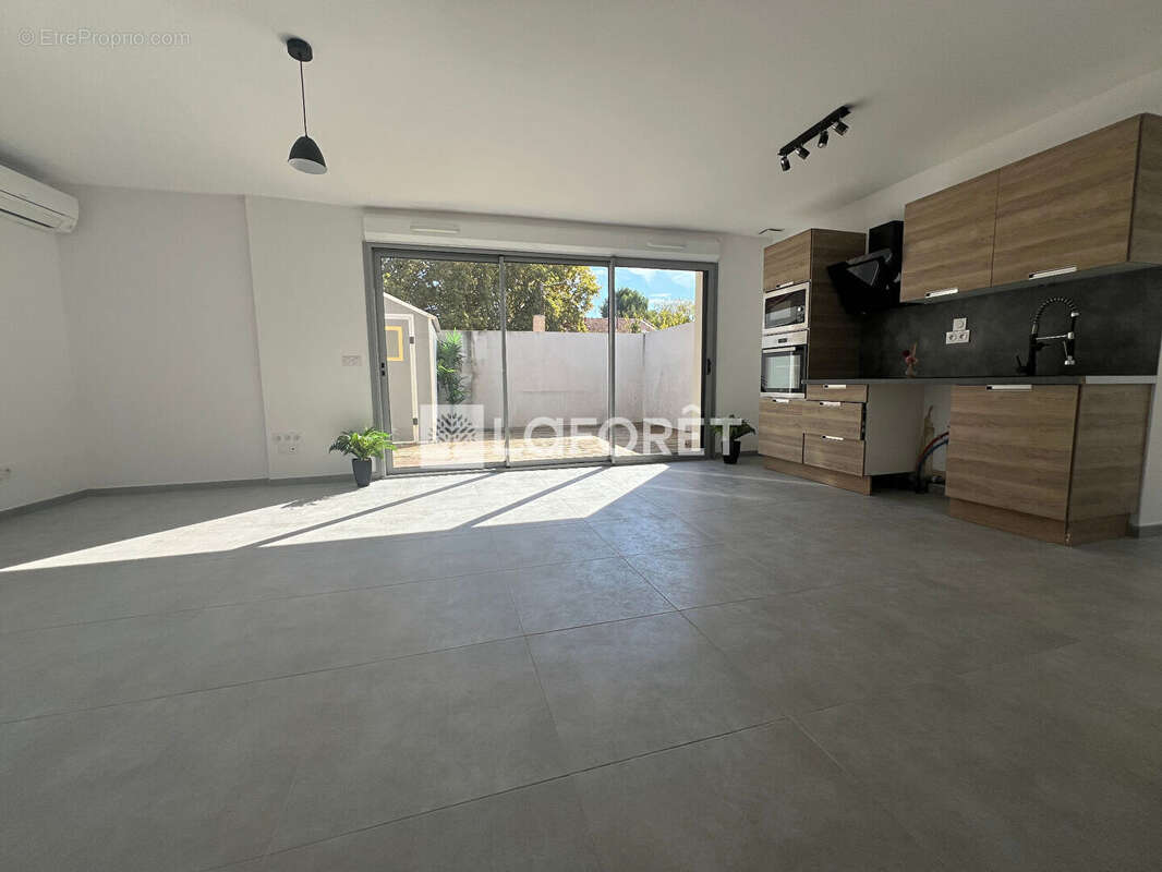 Appartement à LATTES