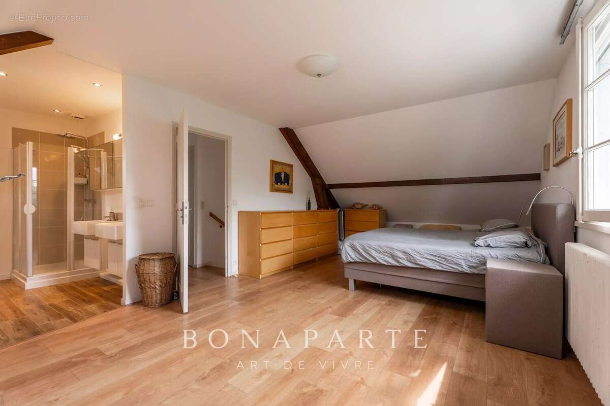 Maison à PREVESSIN-MOENS