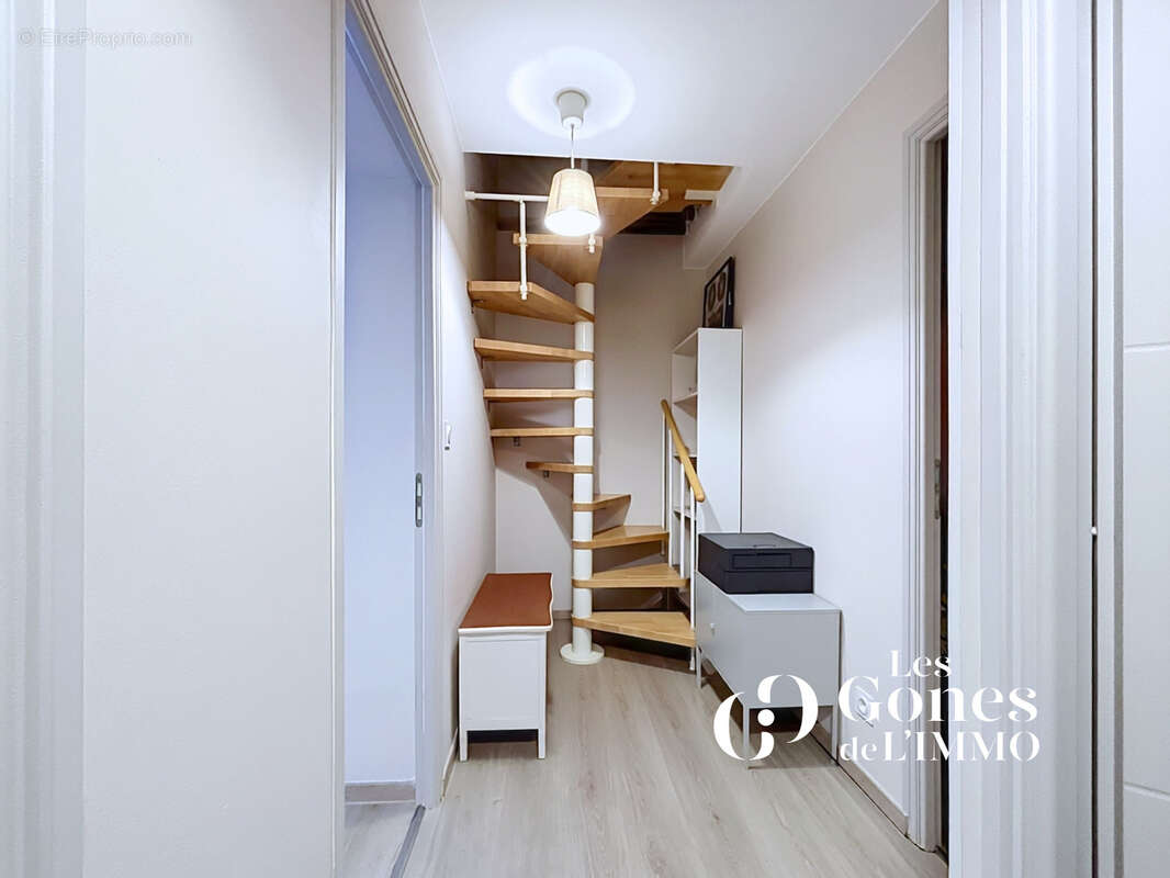 CRAPONNE   Appartement T4 Duplex de 97 m2 Carrez + 21 m2 utiles   Jardin, 2 parkings - photo 16