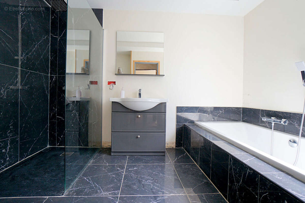 Maison à MEZIERES-SUR-SEINE