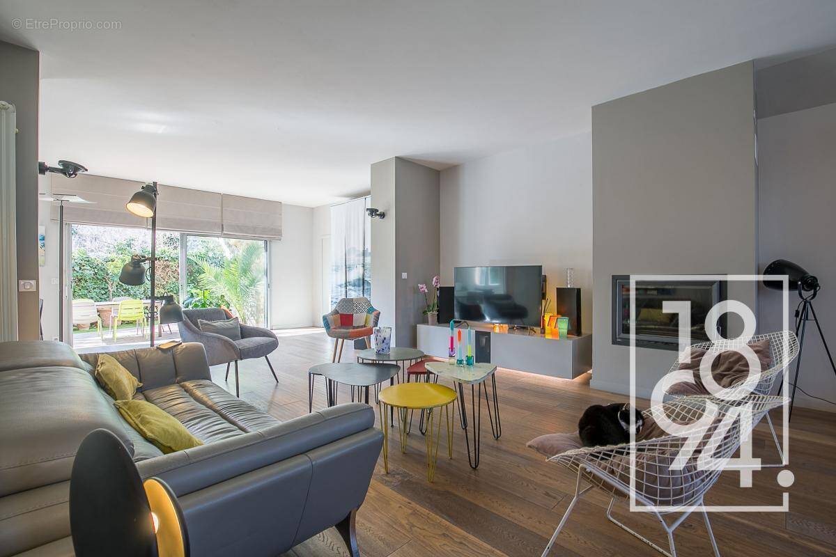 Appartement à MARSEILLE-9E