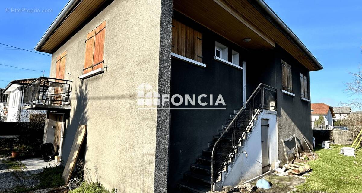 Maison à VETRAZ-MONTHOUX