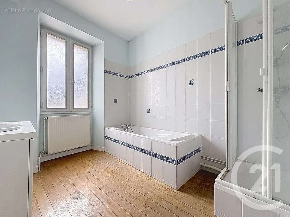 Maison à ESTISSAC