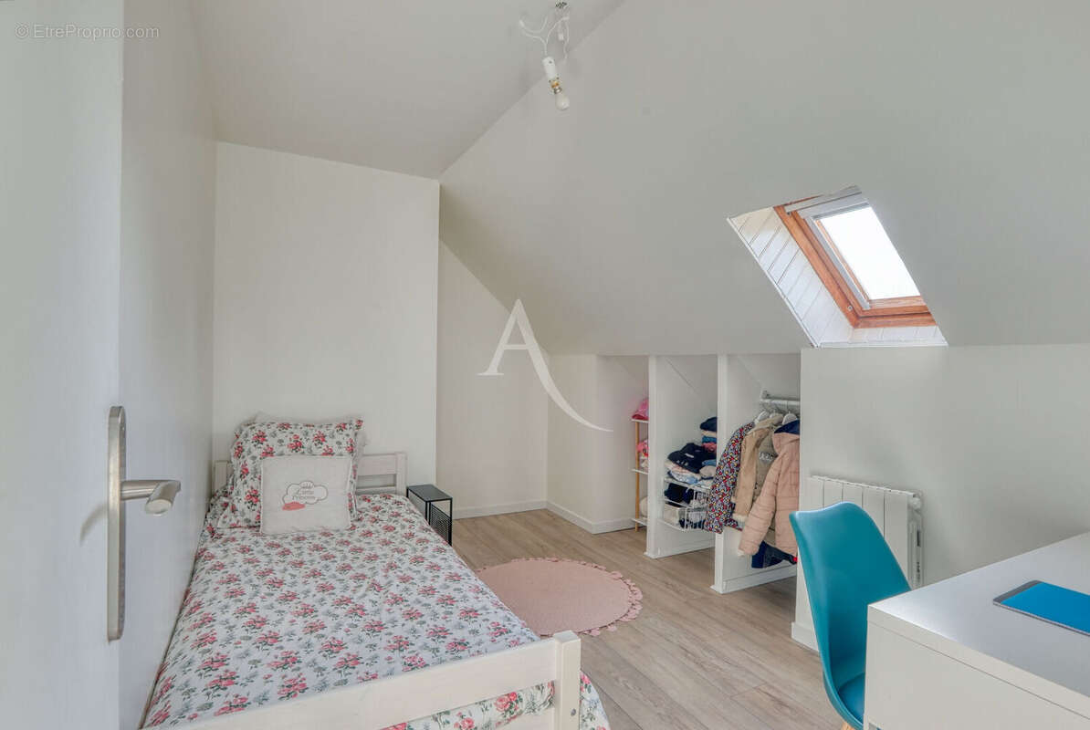 Maison à LES MUREAUX