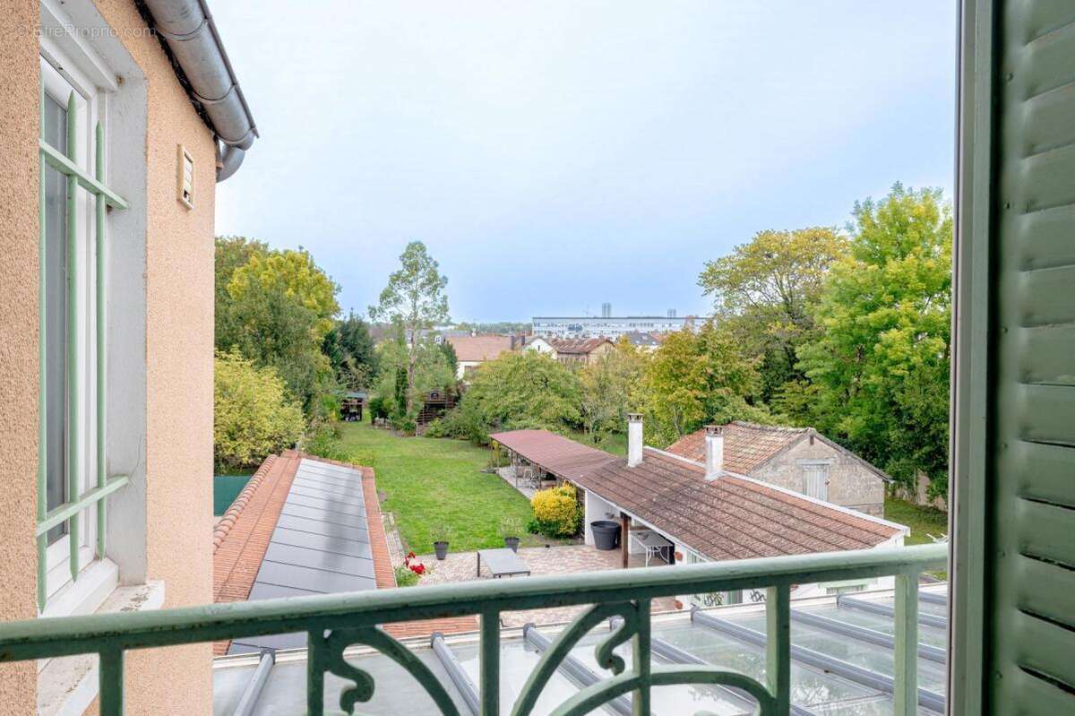 Maison à MONTEREAU-FAULT-YONNE