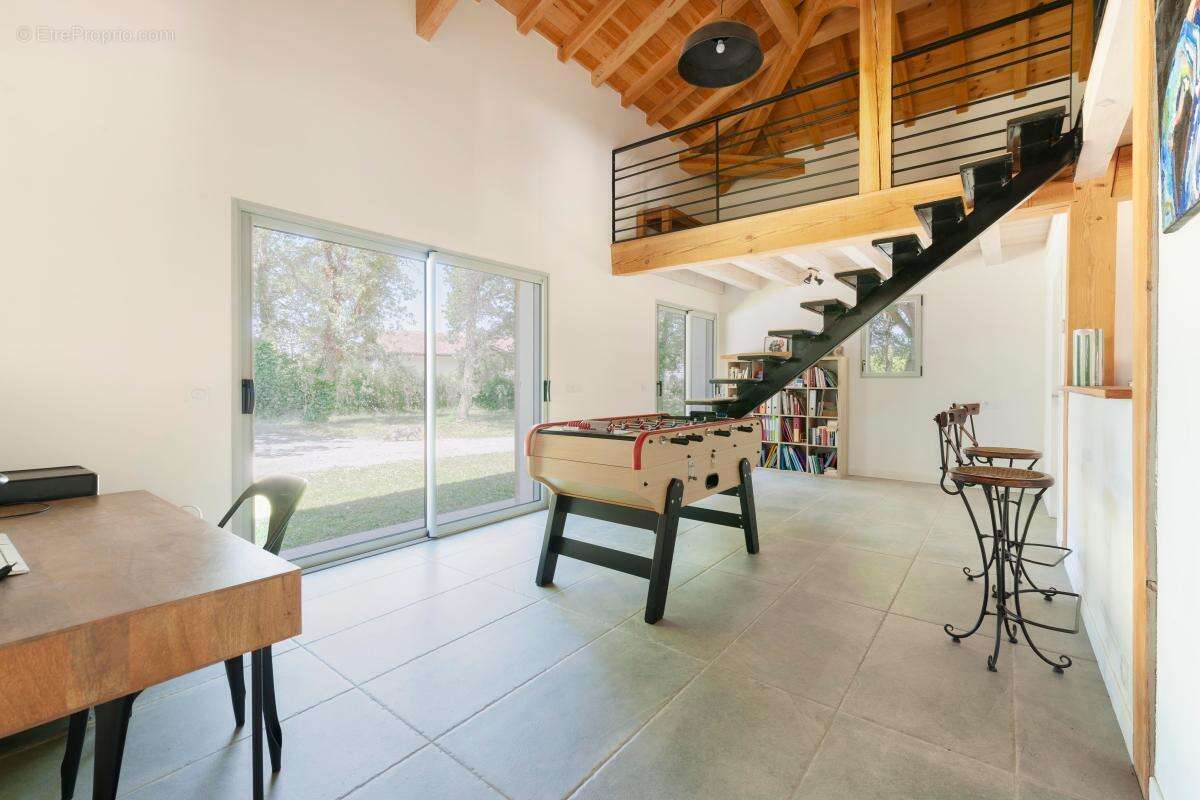 Maison à YGOS-SAINT-SATURNIN