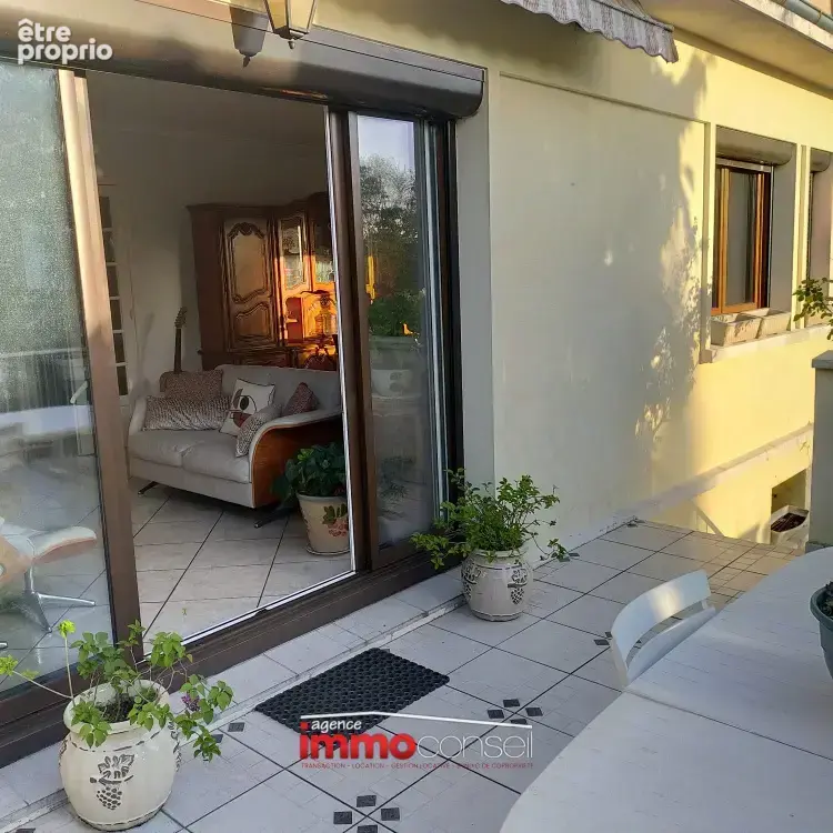Beau pavillon sur 3 niveaux dans quartier recherché - photo 2