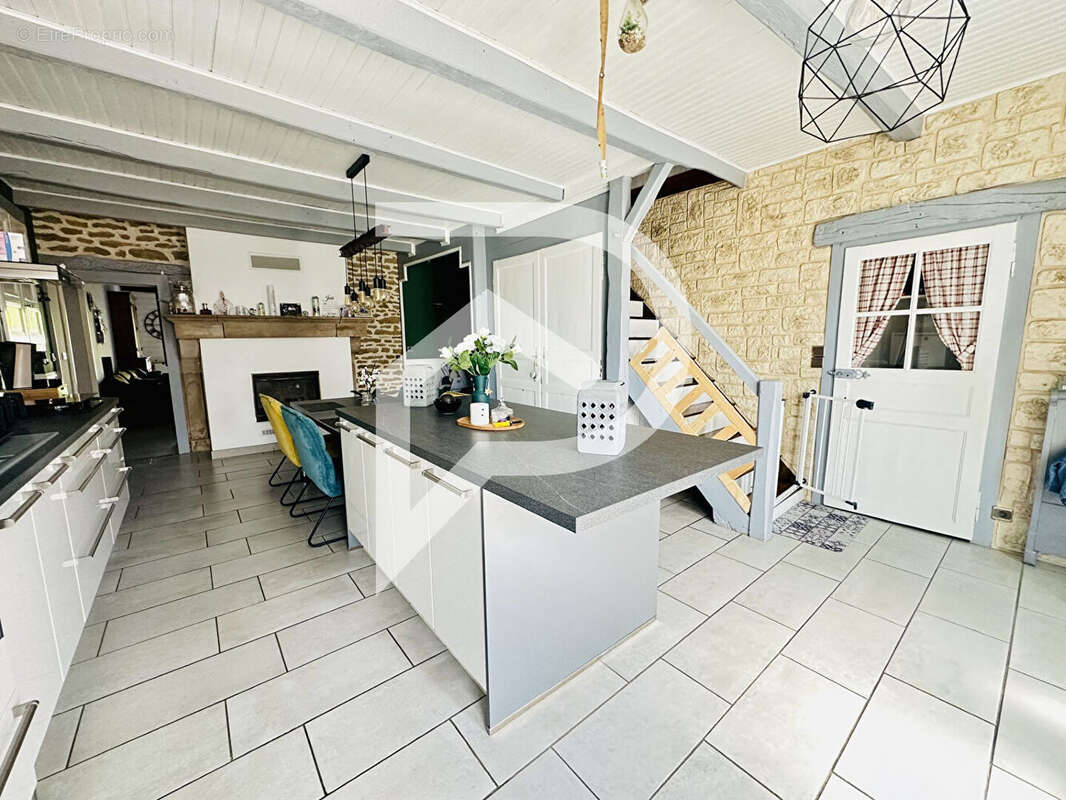 Maison à IS-EN-BASSIGNY