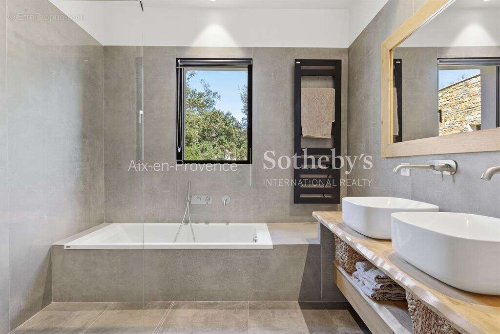 Propriété contemporaine avec vue sur la Sainte-Victoire - photo 15