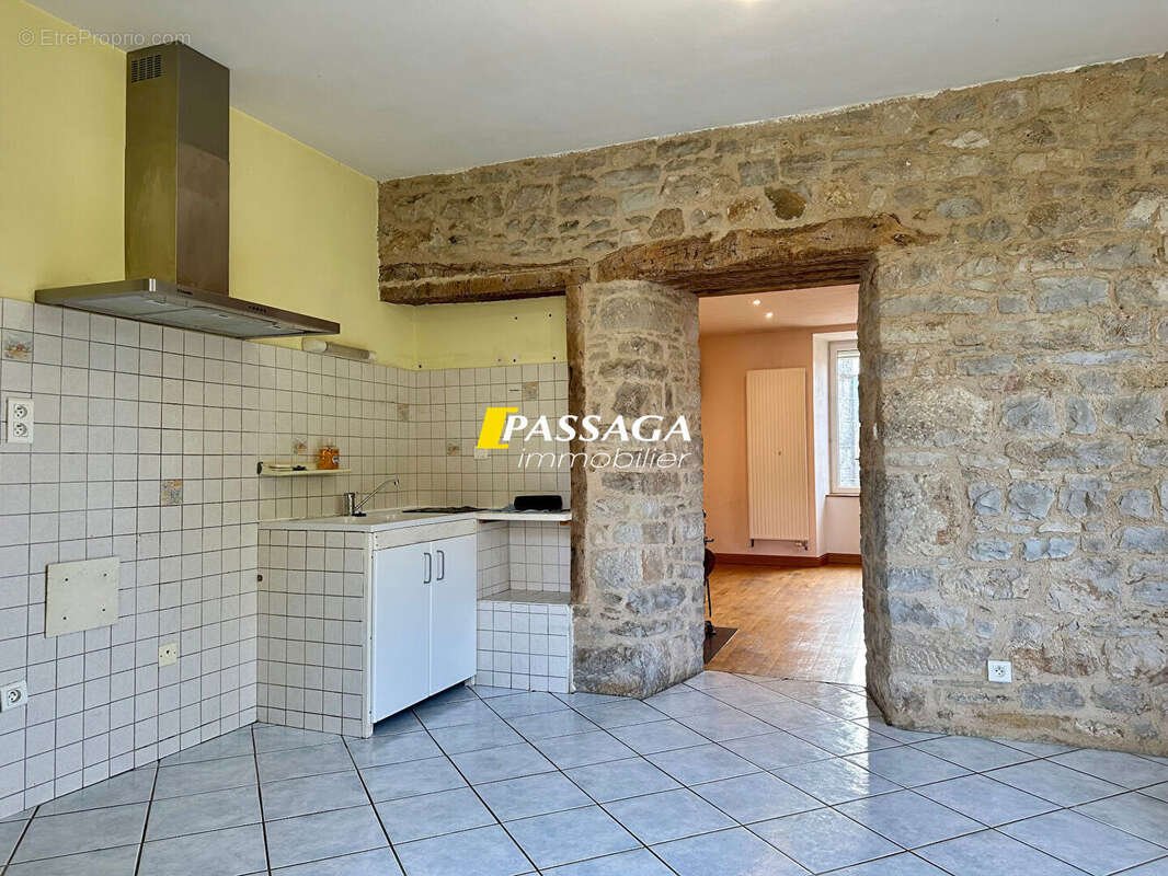 Maison à SEVERAC-LE-CHATEAU