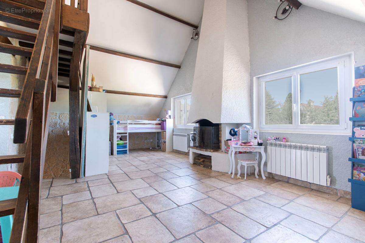 Maison à LEUVILLE-SUR-ORGE