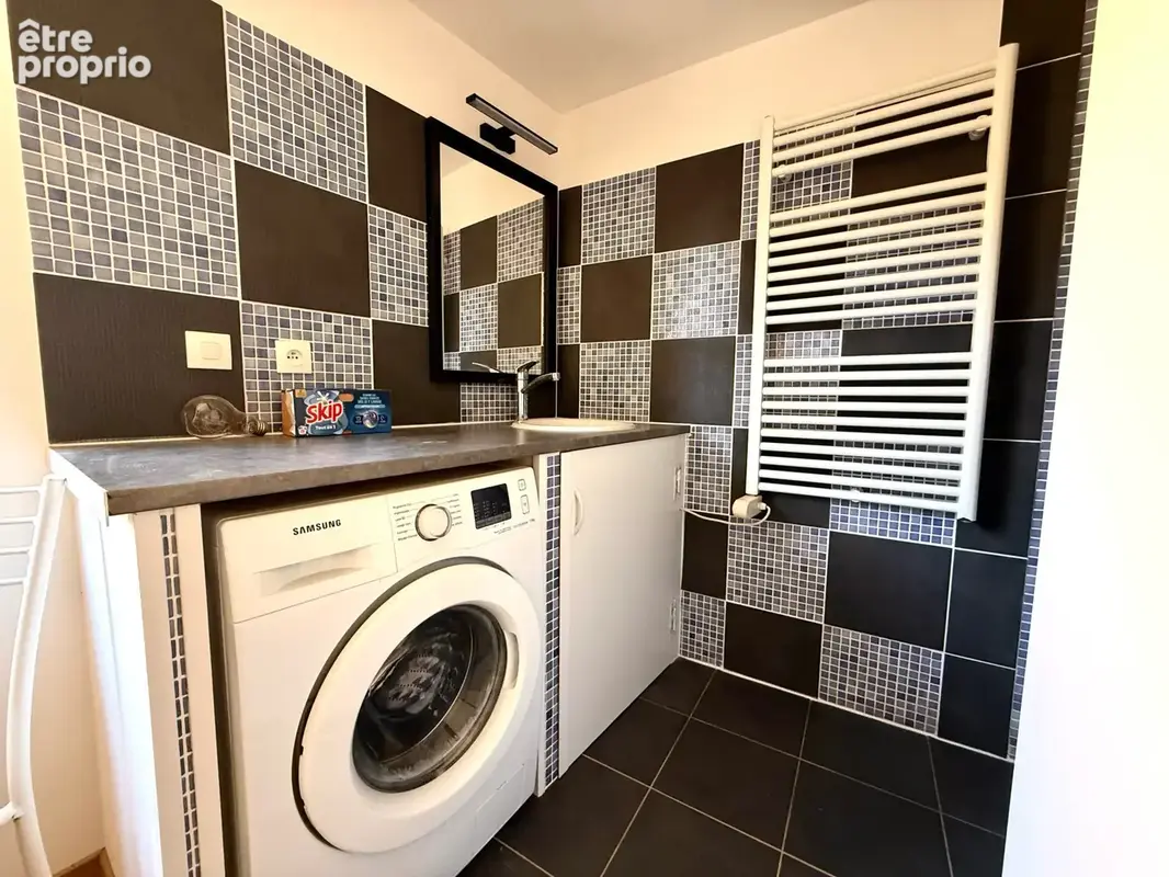 EXCLUSIVITÉ Maison de ville rénovée de 80 m2, 3ch, proche de la cathédrale. - photo 7