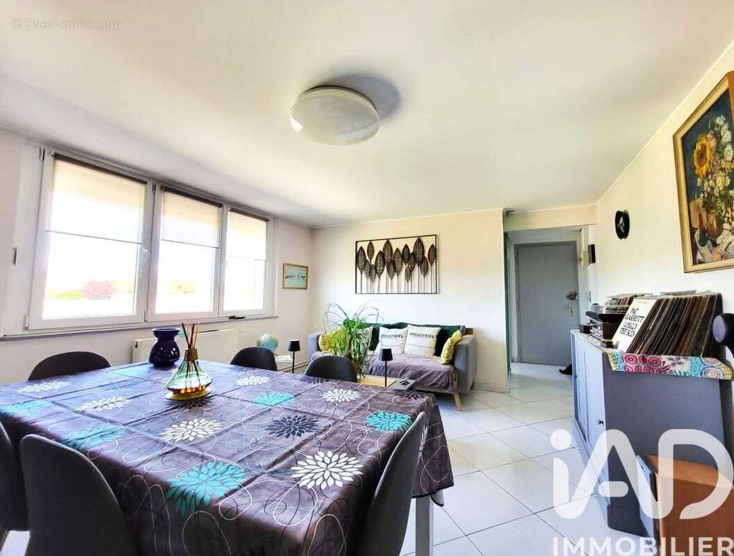 Appartement 72 m² à Roncourt  - photo 2