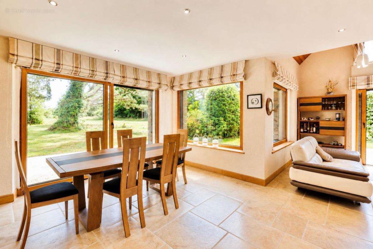 Maison d'architecte - 197 m² - golf de baden - photo 11