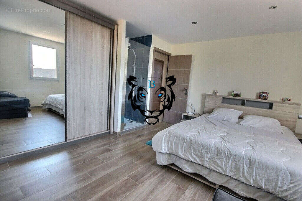 Maison à LA LONDE-LES-MAURES