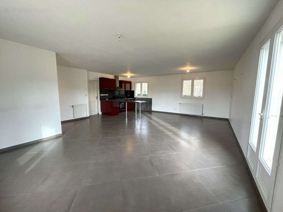 Maison 99 m² à Hauterives  - photo 3