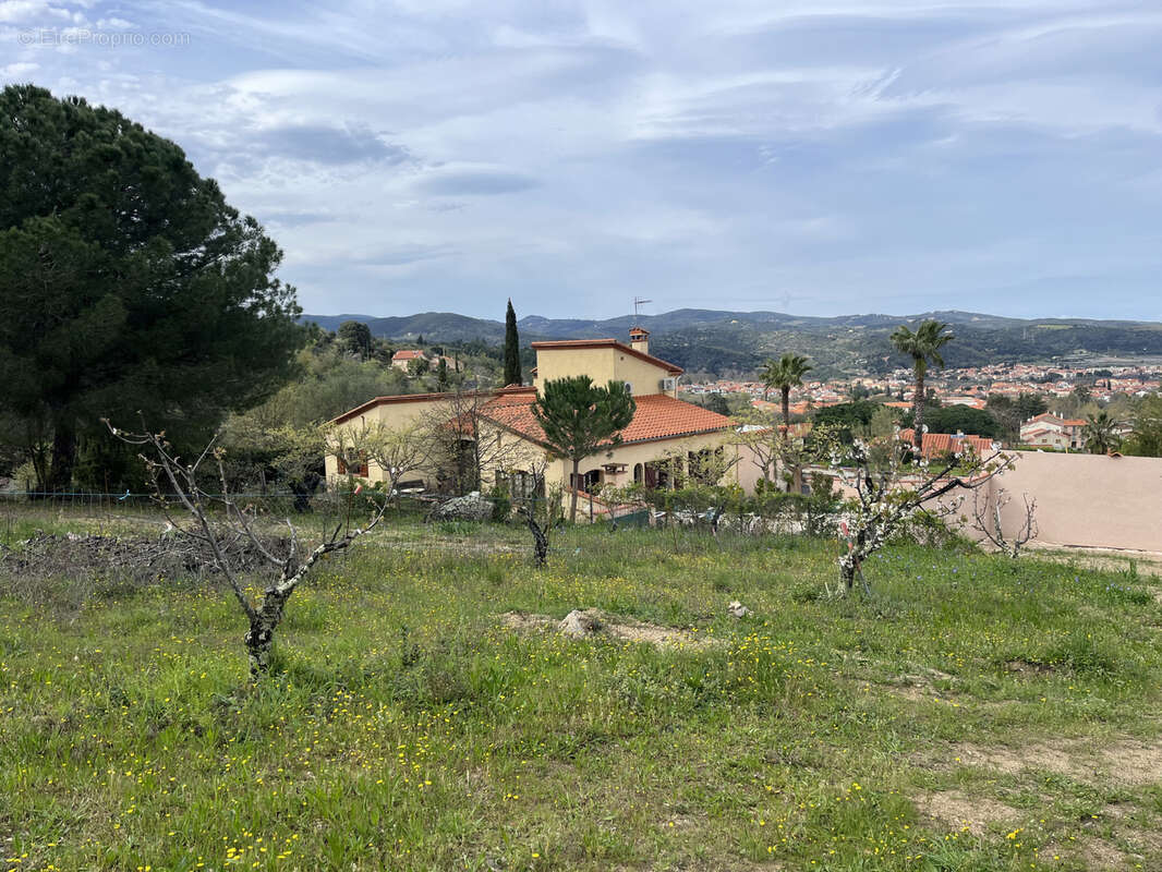 Terrain à CERET