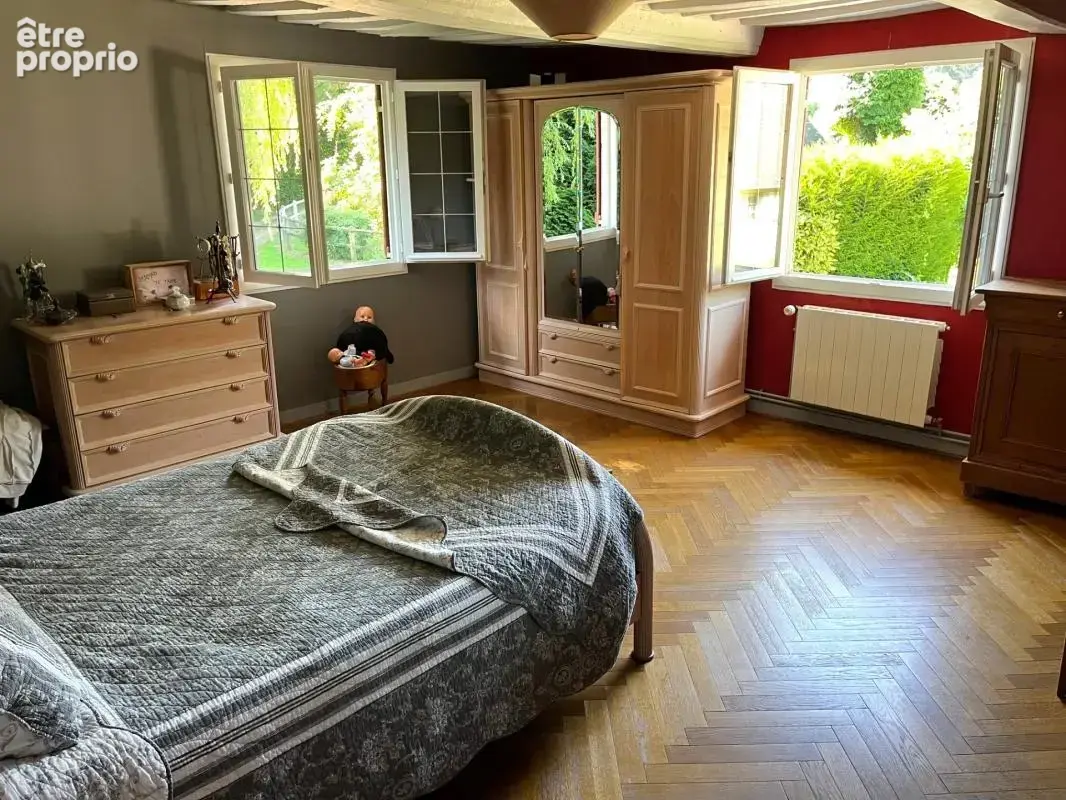 joli manoir de 156 M2 en surface utile avec son annexe sur une terrain d'1,3 hectares arboré - photo 9
