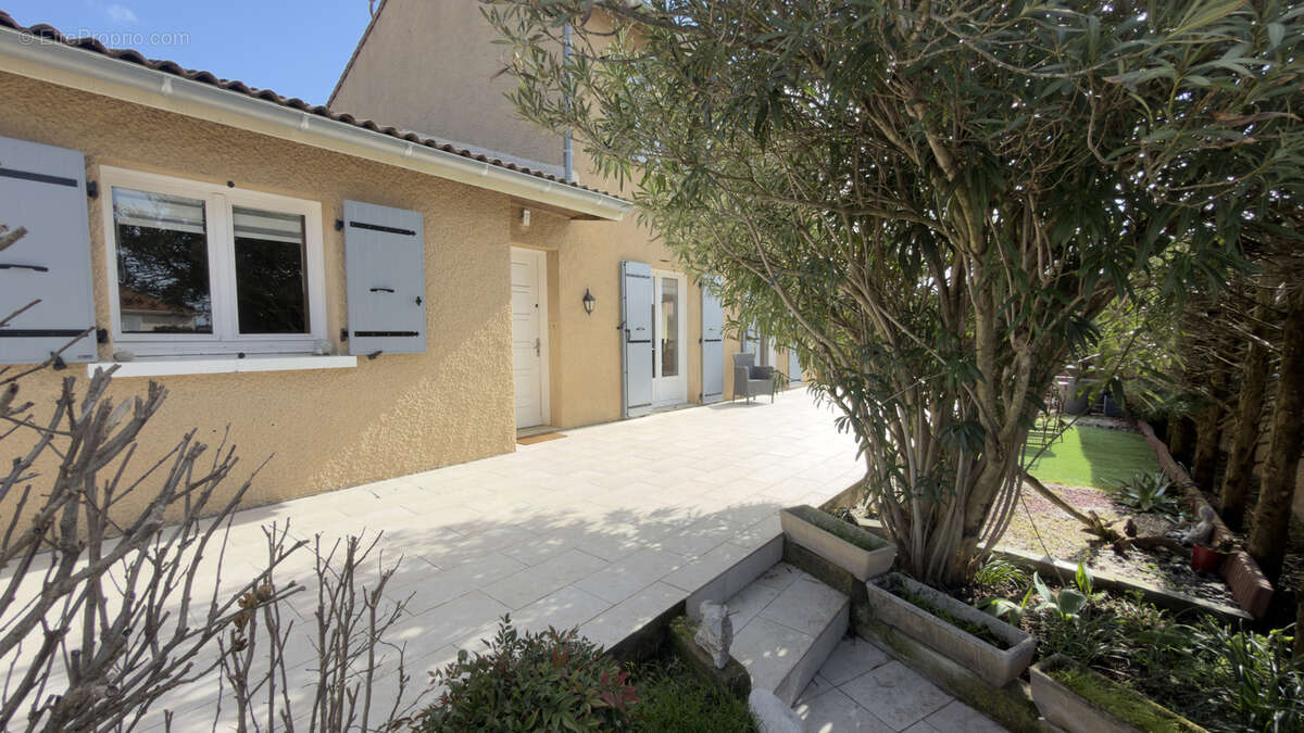 Maison à ETOILE-SUR-RHONE
