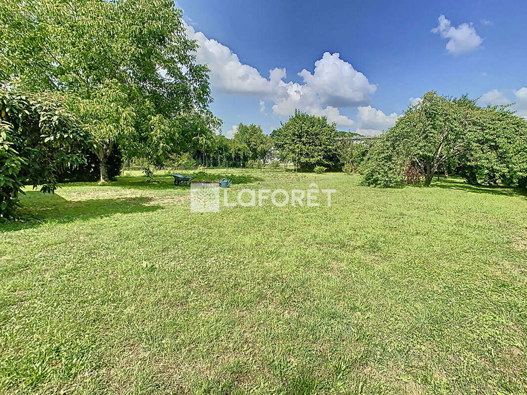 Maison à VIENNE-LE-CHATEAU