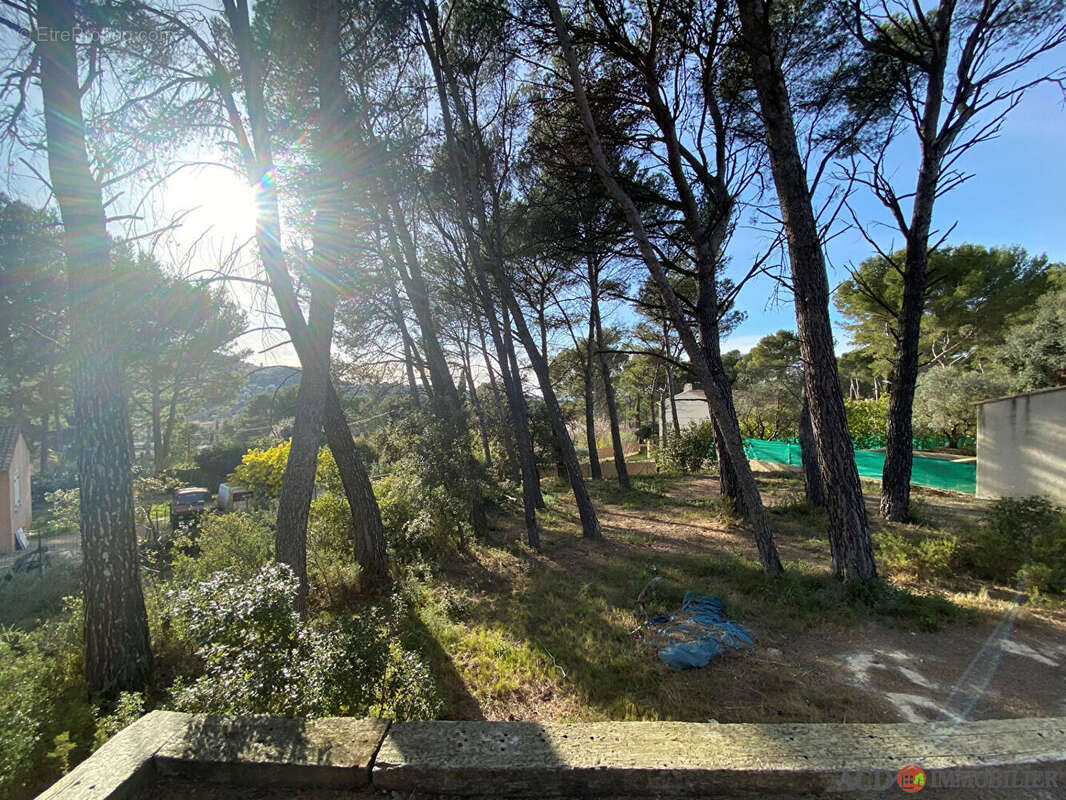 Terrain à VENTABREN