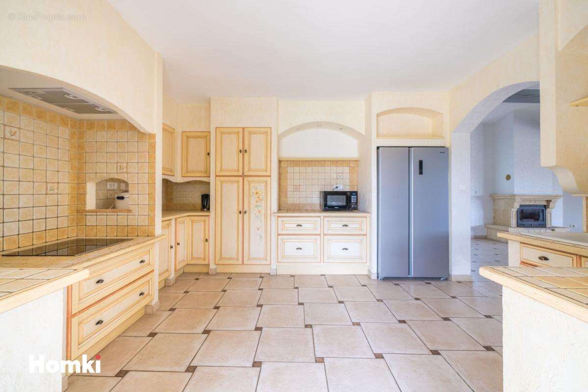 Magnifique Villa T7 de 190 m2 avec mazet de 50m2 à Bagard 30140 - photo 9