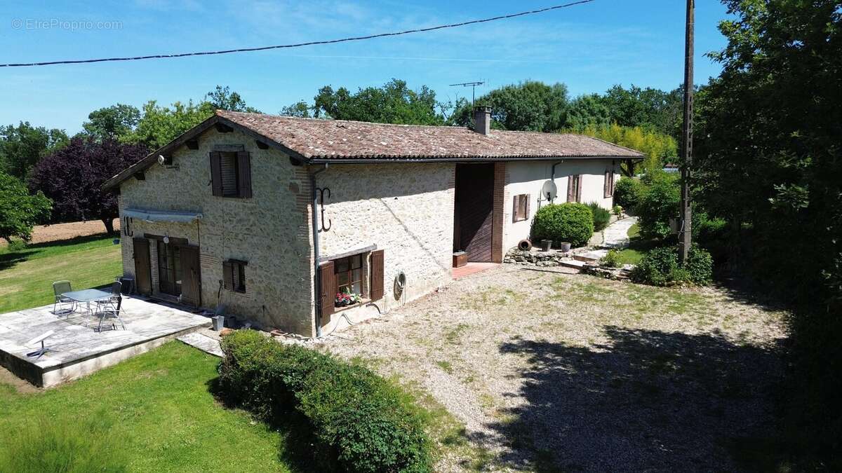 Maison à TOMBEBOEUF