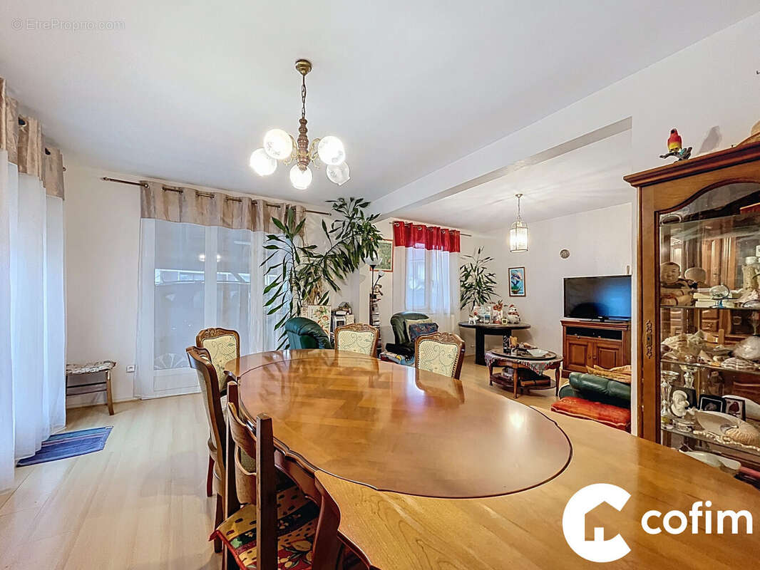 Maison à SERRES-CASTET