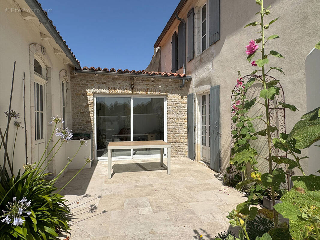 Maison à SAINT-CLEMENT-DES-BALEINES
