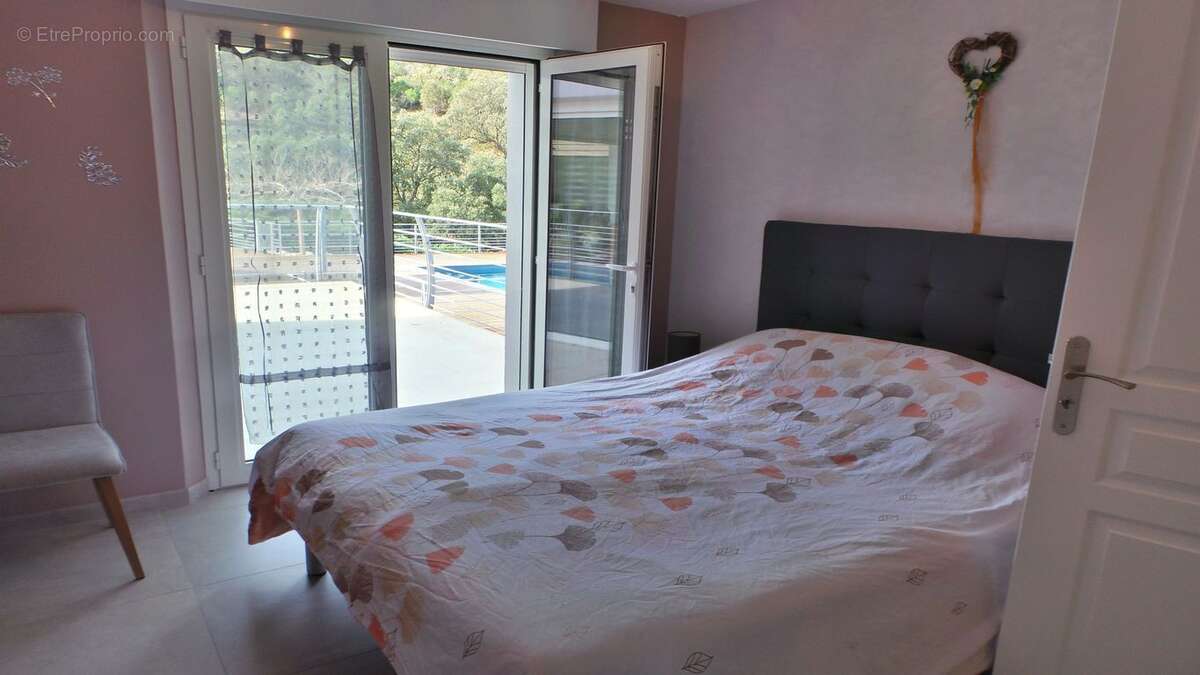 Maison à LES ISSAMBRES