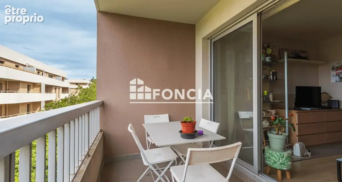 Investissement locatif : studio meublé à Saint-Mandrier-sur-Mer, à deux pas de la plage de Pin Rolland - photo 1