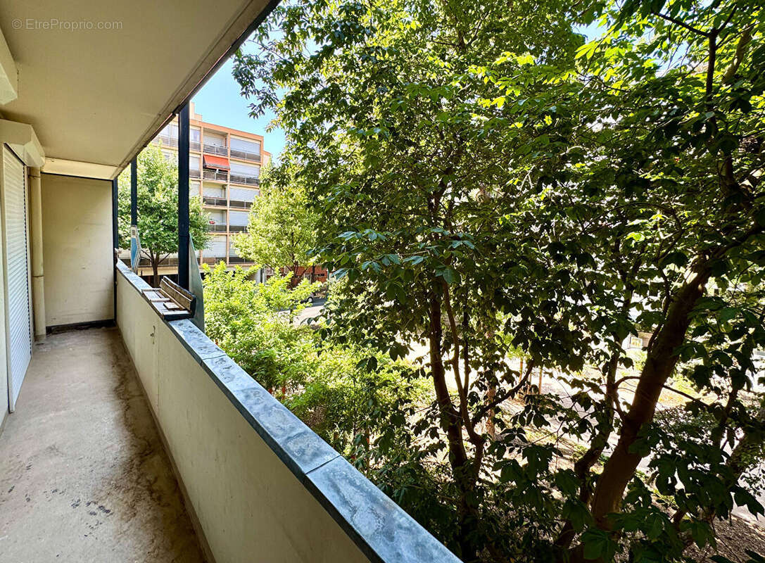 CLERMONT-FERRAND / Appartement à vendre quartier Les Salins de 84 M2 avec balcon ! - photo 6