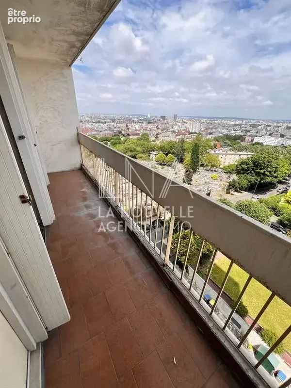 T4 82m² avec balcon vue dégagée - photo 8