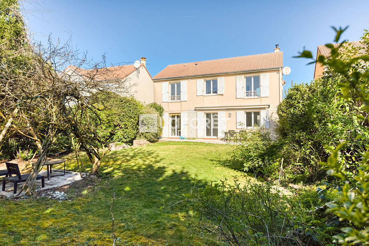 Maison à OZOIR-LA-FERRIERE