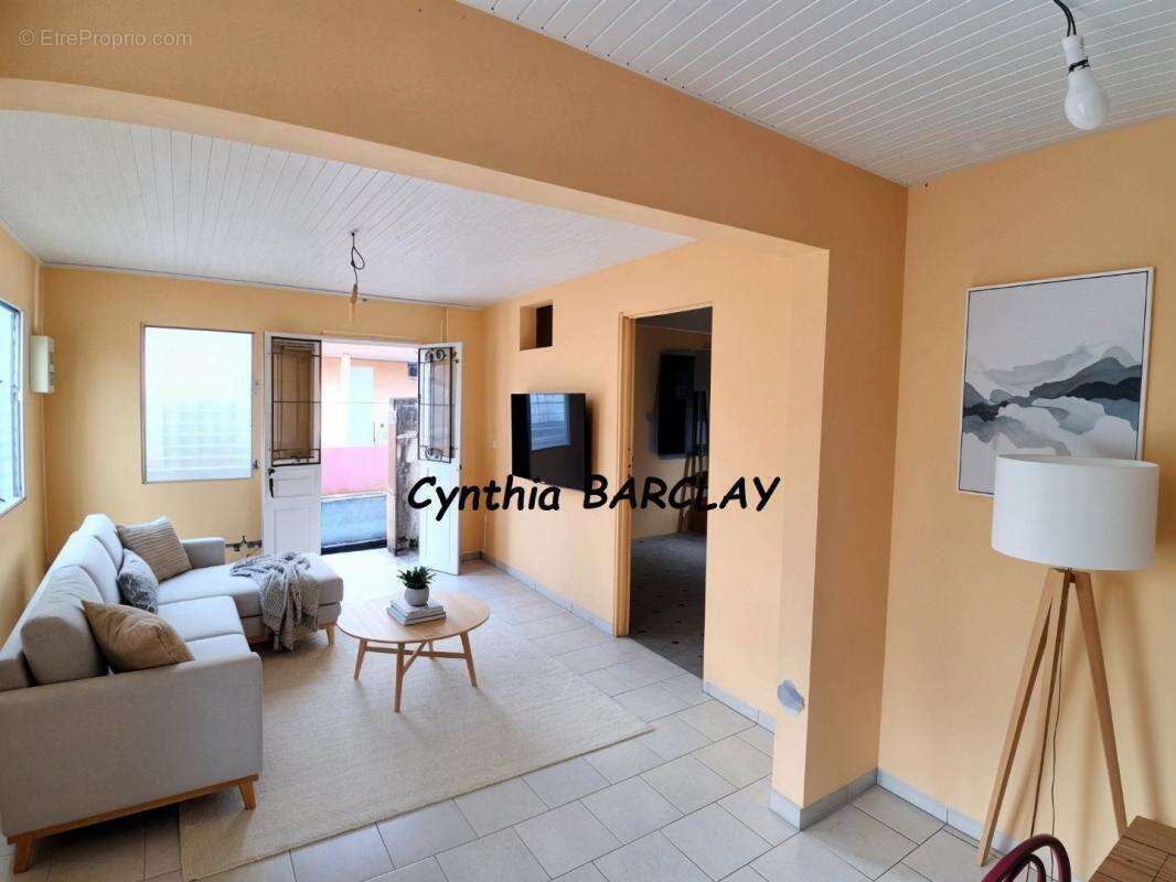 Maison 80 m² à Fort-De-France  - photo 3