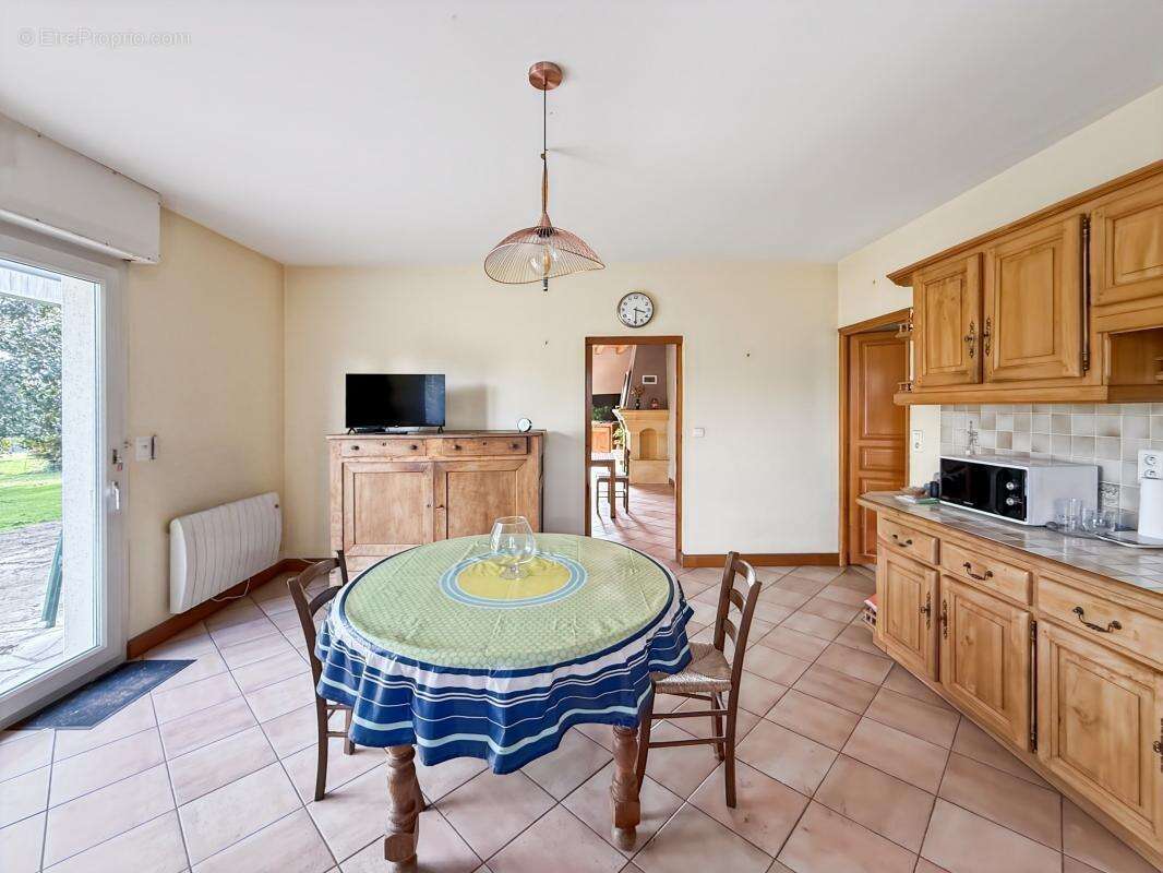 Maison à CHATEAU-L&#039;EVEQUE